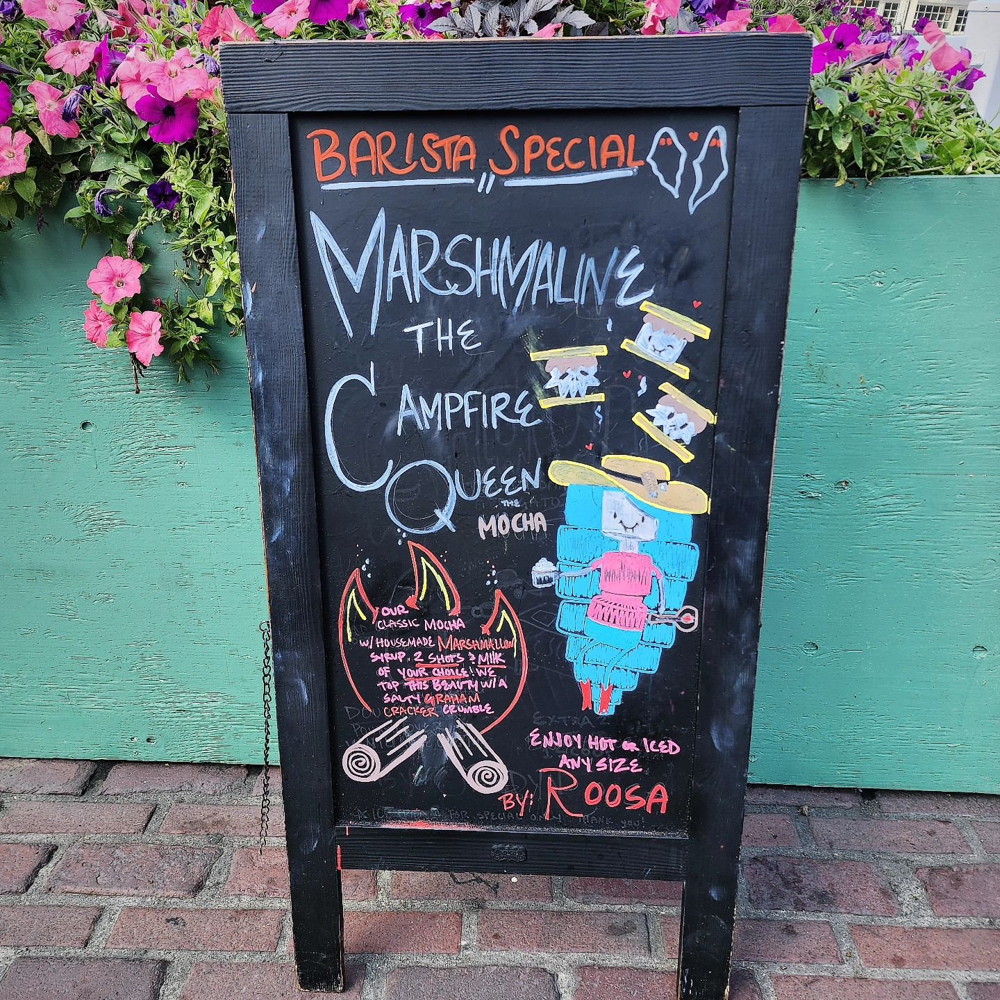 Hey folks! We've been real busy down at Ghost, so much so we've had two specials recently that were so popular I couldn't get a post out in time. First was Roosa's Marshmaline the Campfire Queen: a classic mocha with a campfire summer night twist; ma